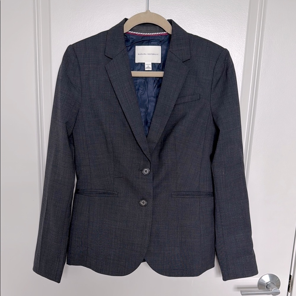 Banana Republic Women's Black Blazer, size 6